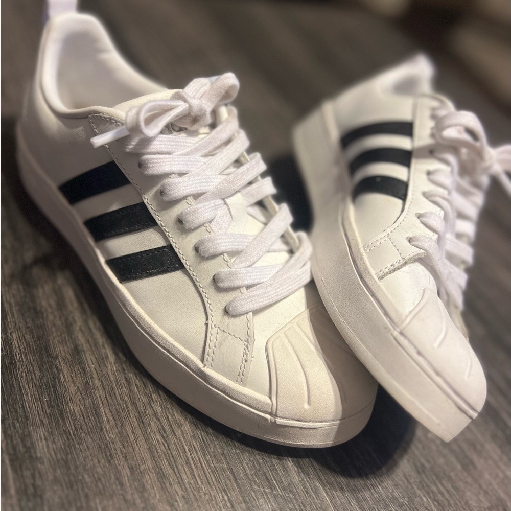 Adidas Grand Court 2.0 Women Size 6.5